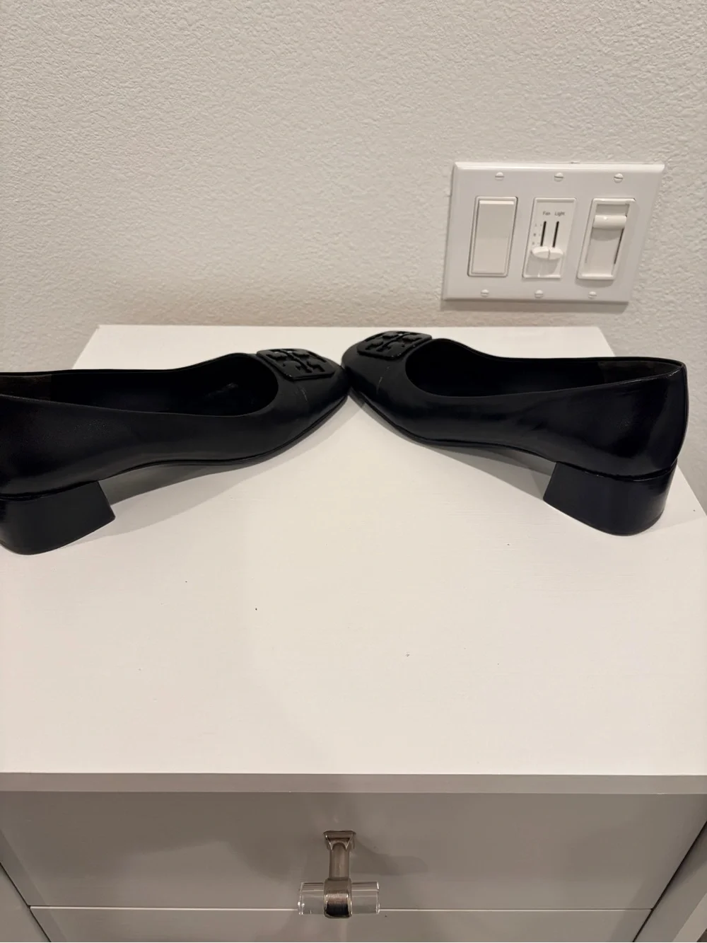 Tory Burch Black Leather Logo Square-Toe 1 inch heels